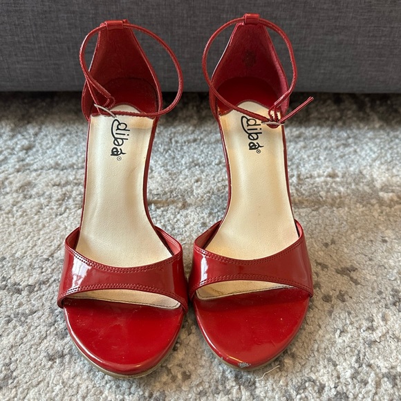 Maroon high heel shoes w/ ankle strap. Size 7 1/2. - Picture 1 of 3